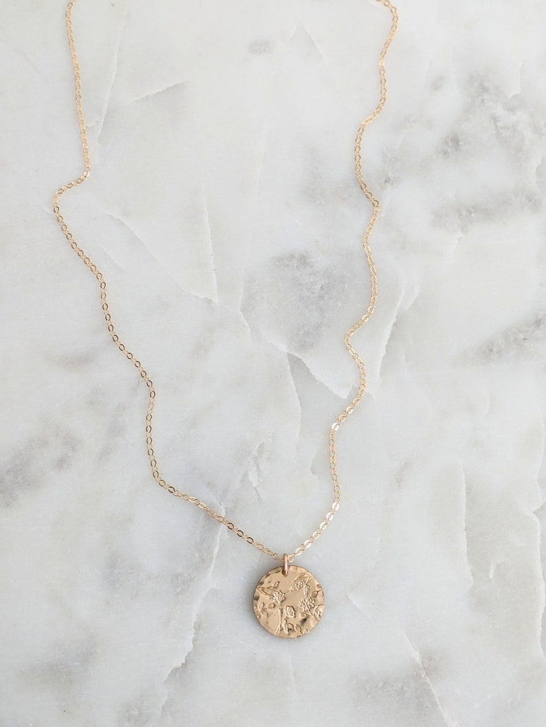 Custom Flower Necklace for Moms, Necklace for Grandmother, Meaningful Gift Idea