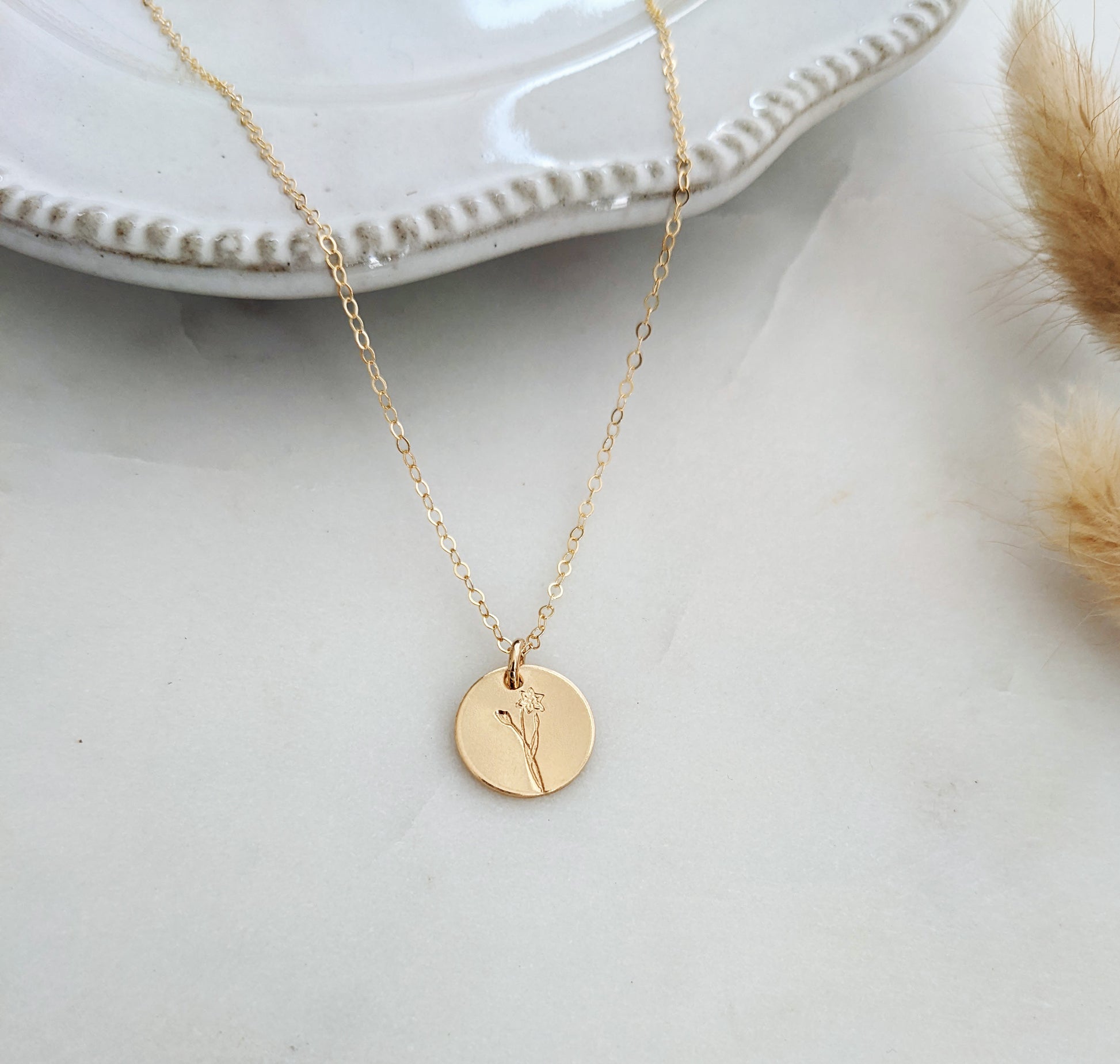 Dainty Gold floral necklace